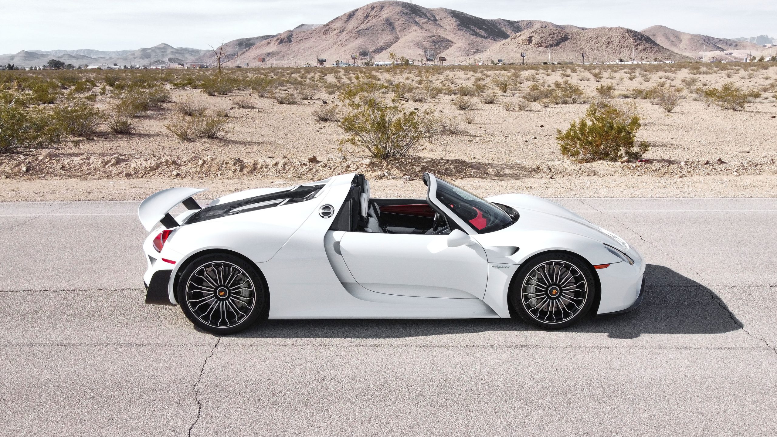 This 2015 Porsche 918 'Weissach' Spyder May Hit $1 Million at Auction