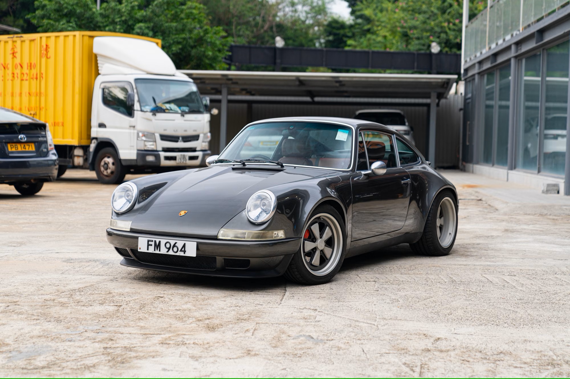 1989 Porsche 911 'Theon Design'