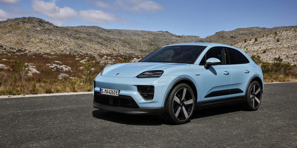 Three-quarter side view of the 2024 Macan 4S
