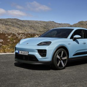 Three-quarter side view of the 2024 Macan 4S