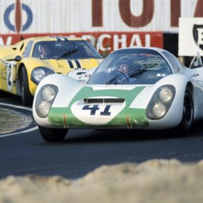 Porsche 907