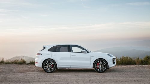 side view of a 2024 Porsche Cayenne Turbo e-hybrid