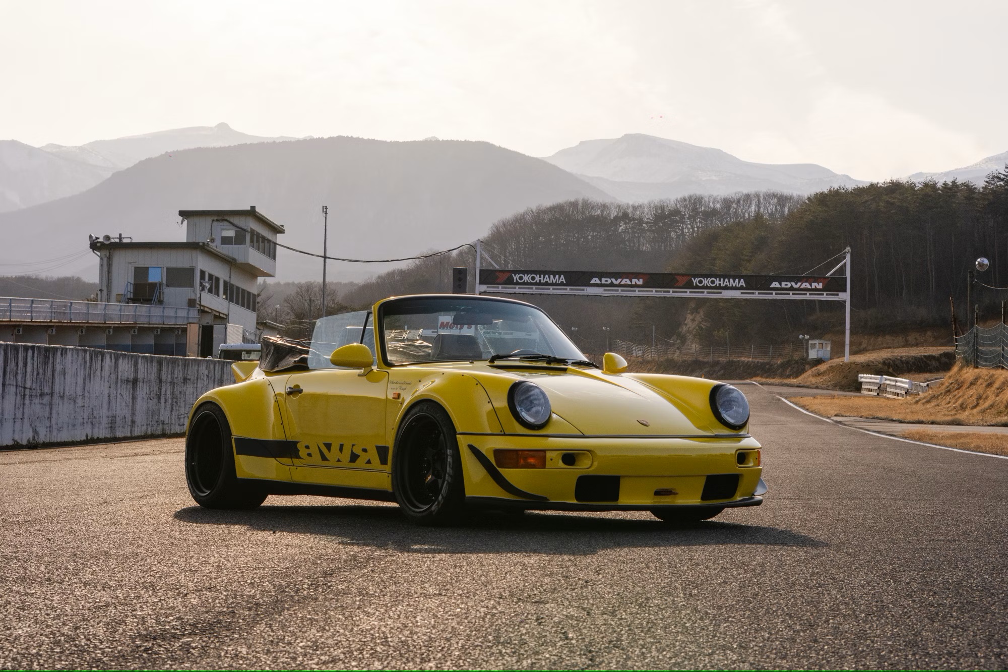 1990 Porsche 911 (964) Carrera 2 Cabriolet - RWB Custom