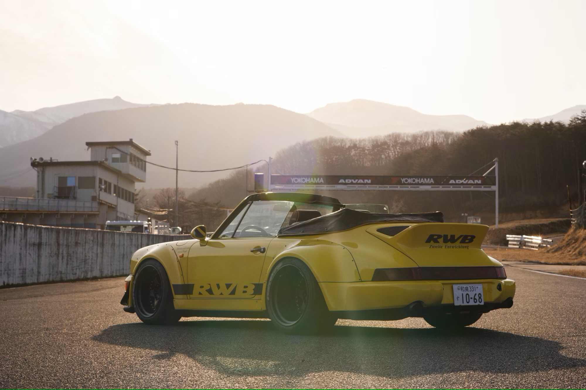 1990 Porsche 911 (964) Carrera 2 Cabriolet - RWB Custom