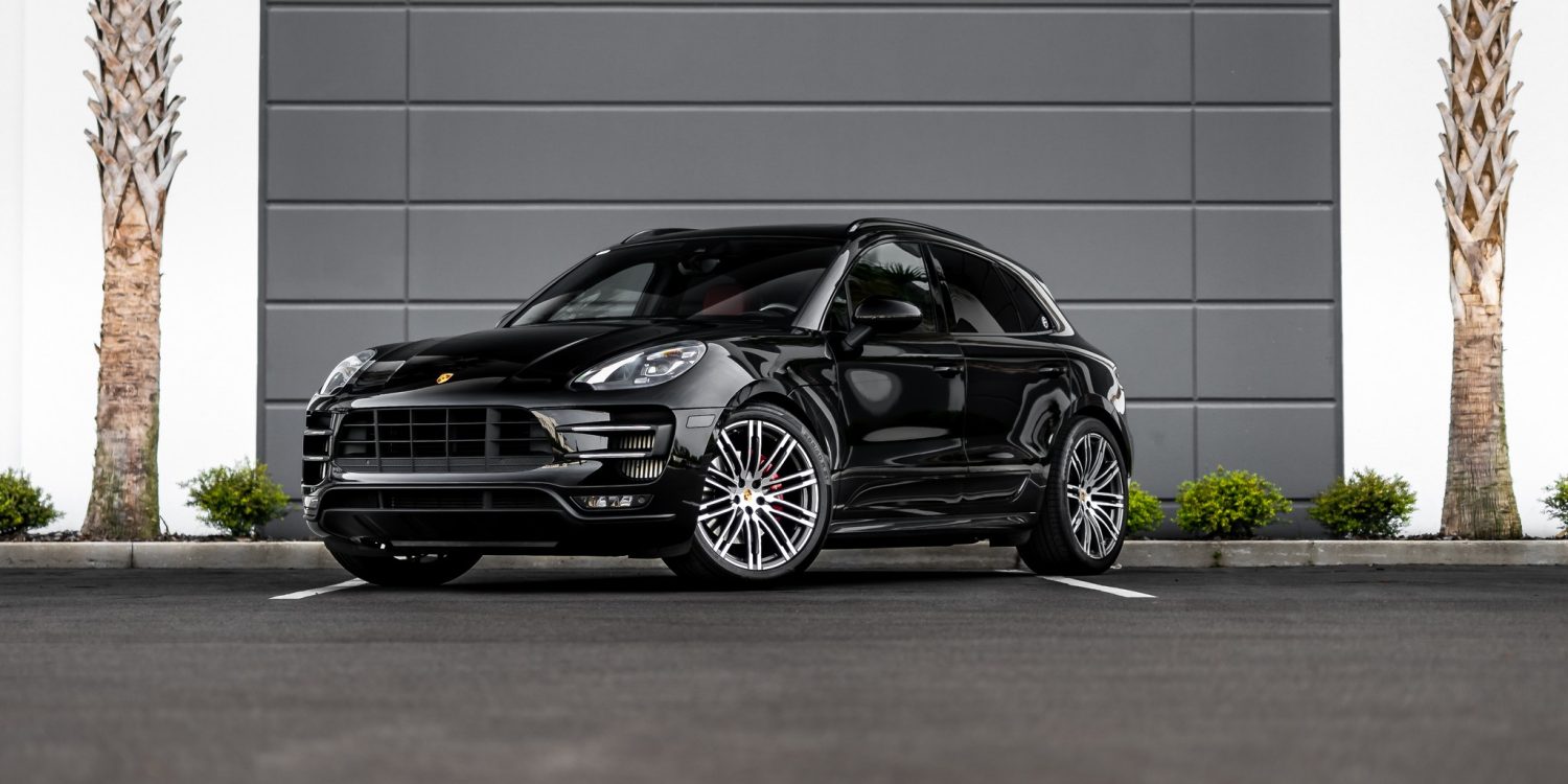 Flat 6 Motorsports Porsche Macan Turbo