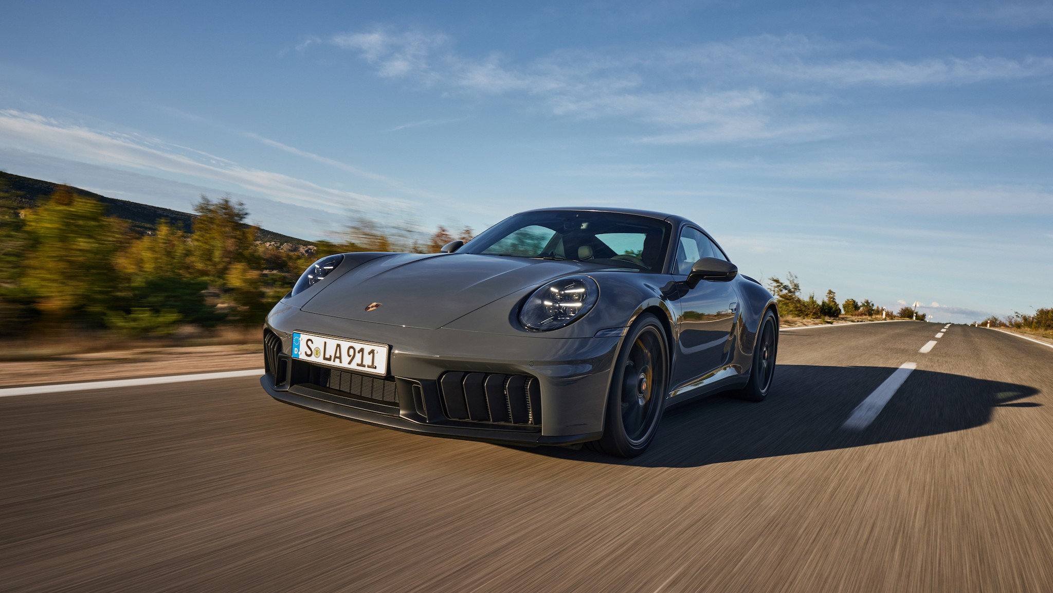 2025 Porsche 911 GTS Hybrid front
