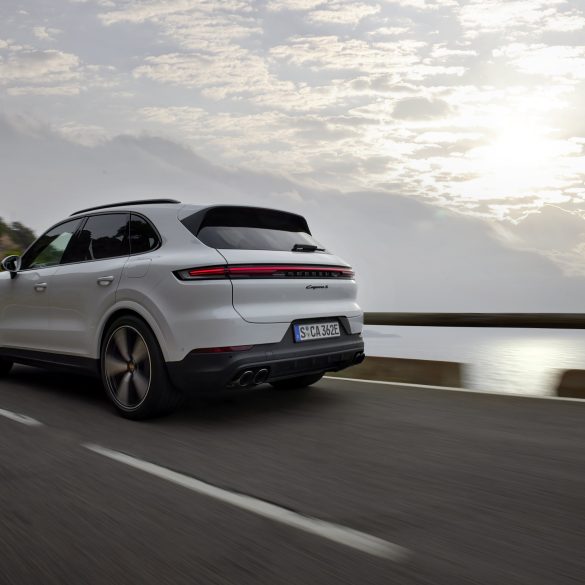 Three-quarter rear view of a 2024 Porsche Cayenne S E-Hybrid