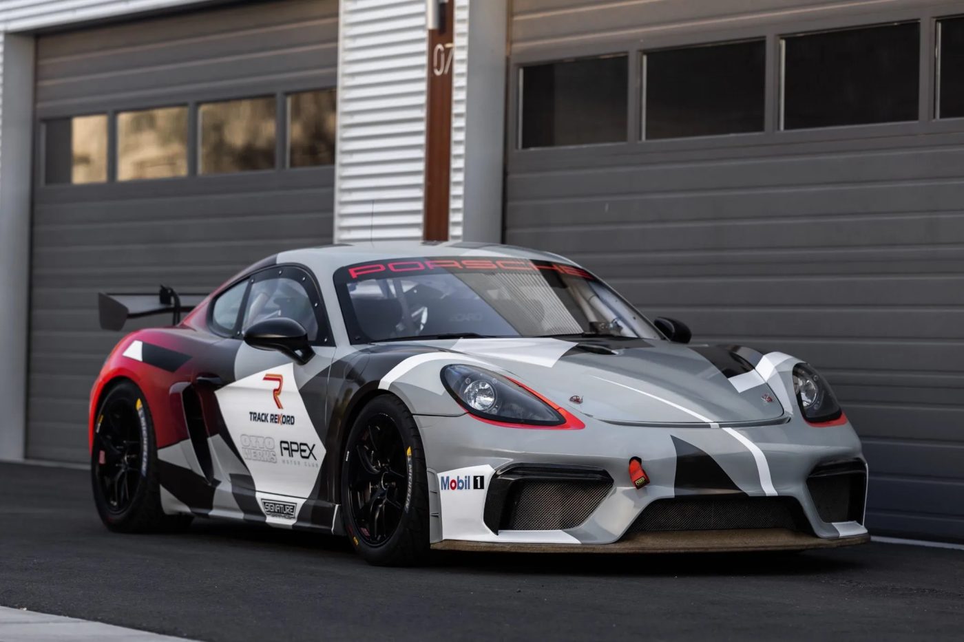 Porsche Of The Day: 2021 Porsche 718 Cayman GT4 Clubsport Competition MR