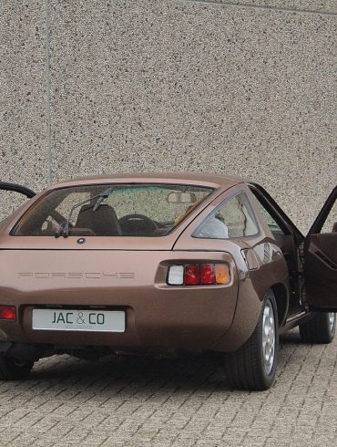 Porsche-928-Rear