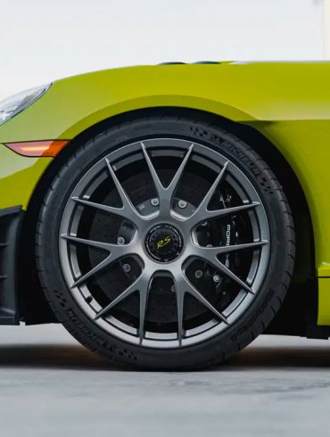 2023-Porsche-GT4RS-Linden-Green