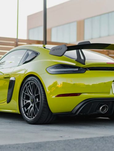 2023-Porsche-GT4RS-Linden-Green