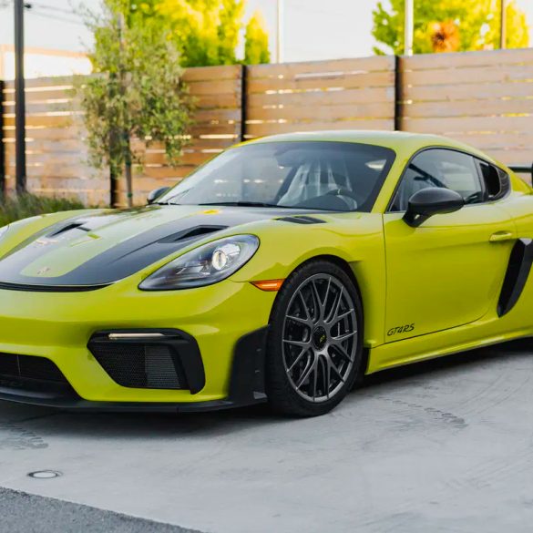 2023-Porsche-GT4RS-Linden-Green