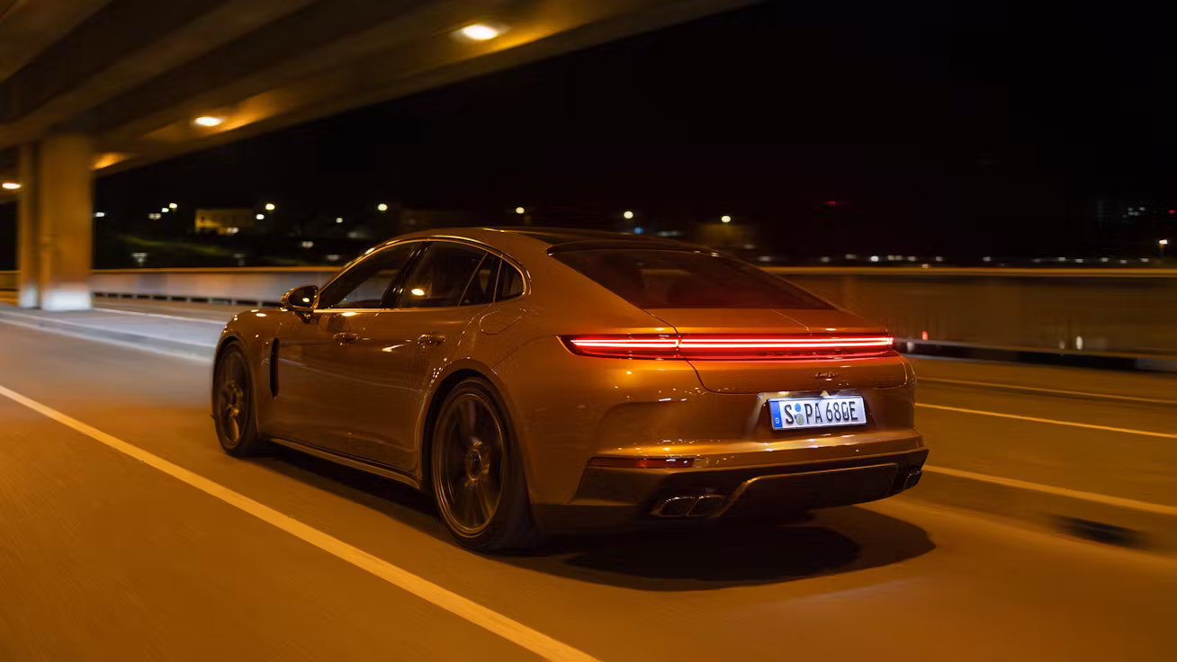 2024-porsche-panamera