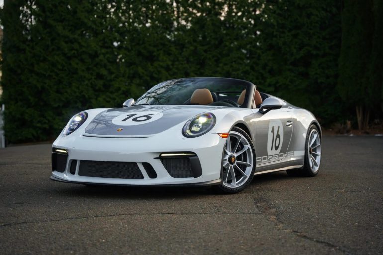 Three-quarter side view of a 2019 Porsche 911 Speedster