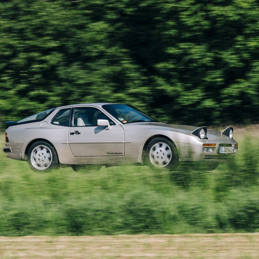 Porsche 944 Turbo Coupe (1989) - Pictures & Gallery