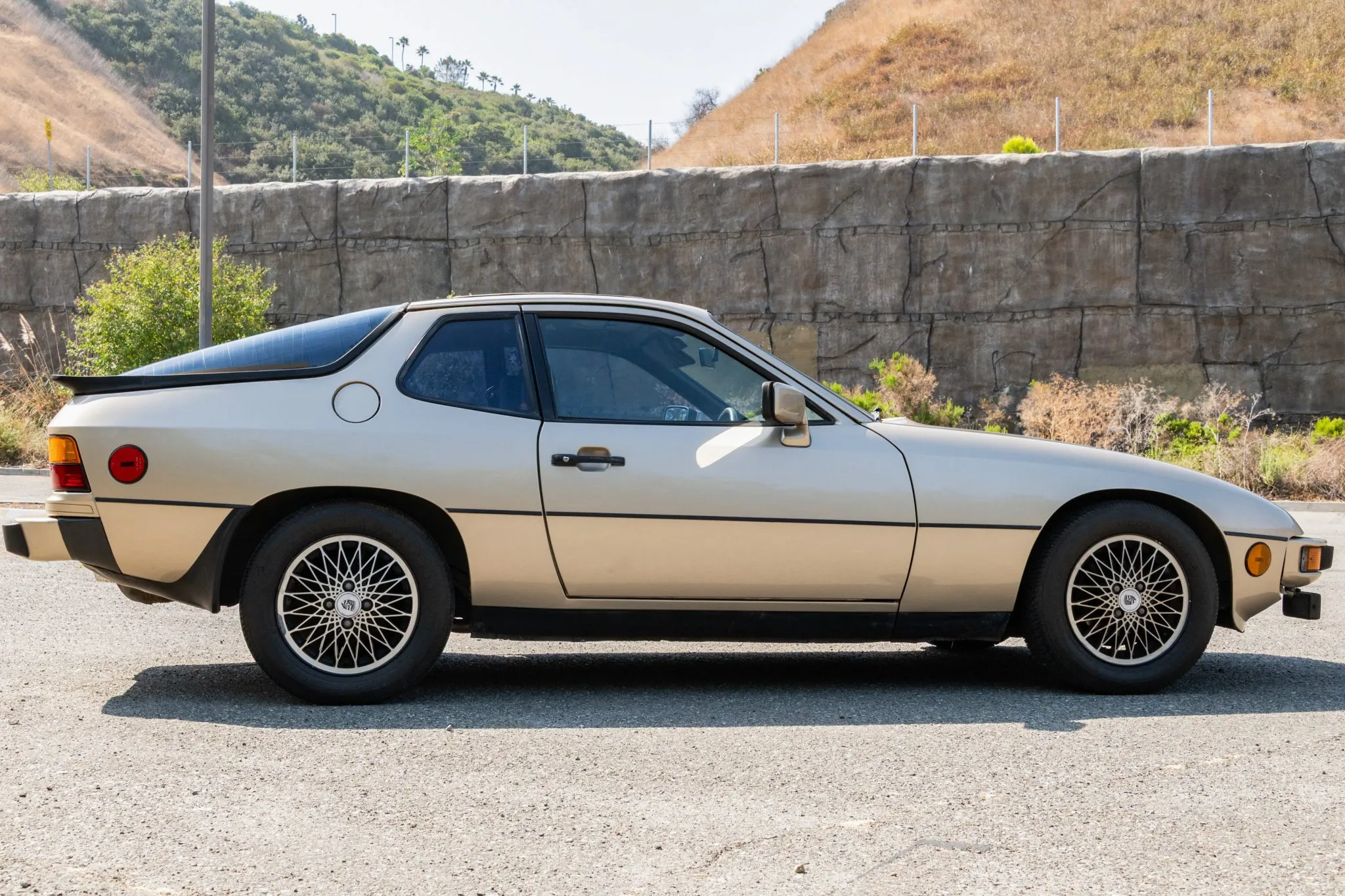 Load larger image of 1981 Porsche 924 Weissach Commemorative Edition - Stuttcars Classified