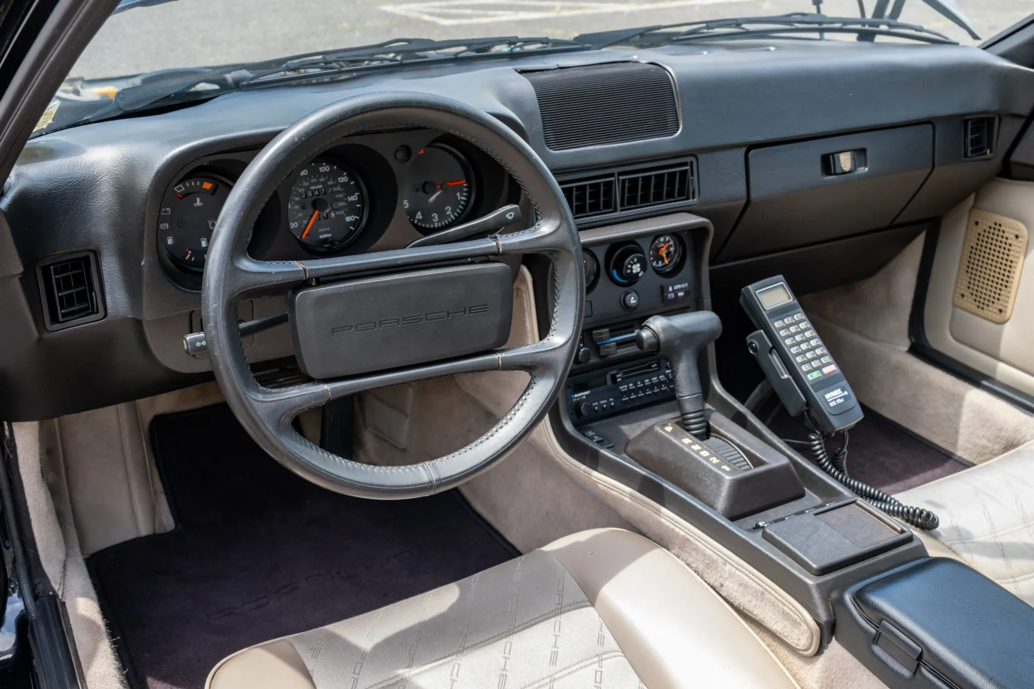 Load larger image of 1987 Porsche 924S - Stuttcars Classified