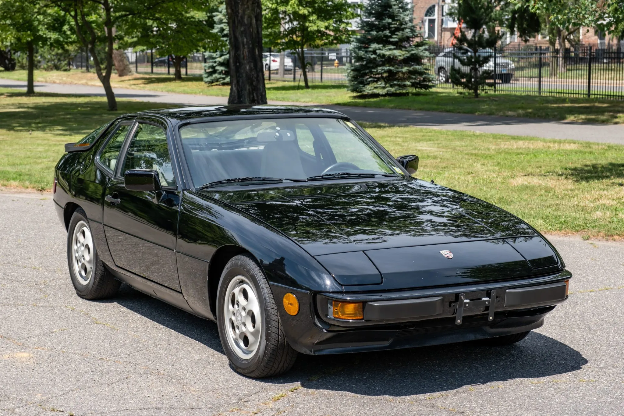 Load larger image of 1987 Porsche 924S - Stuttcars Classified