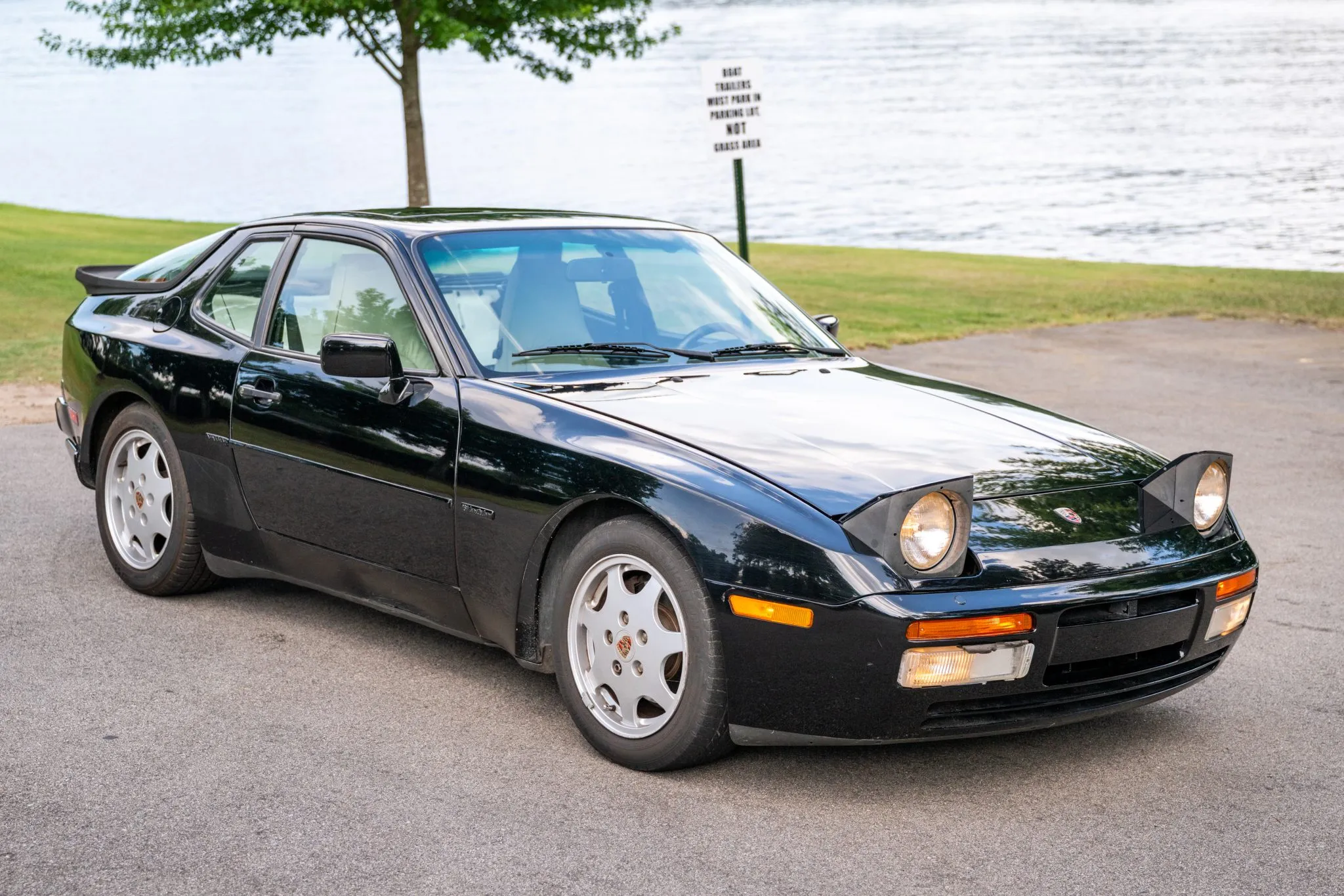 Load larger image of 1989 Porsche 944 S2 - Stuttcars Classified