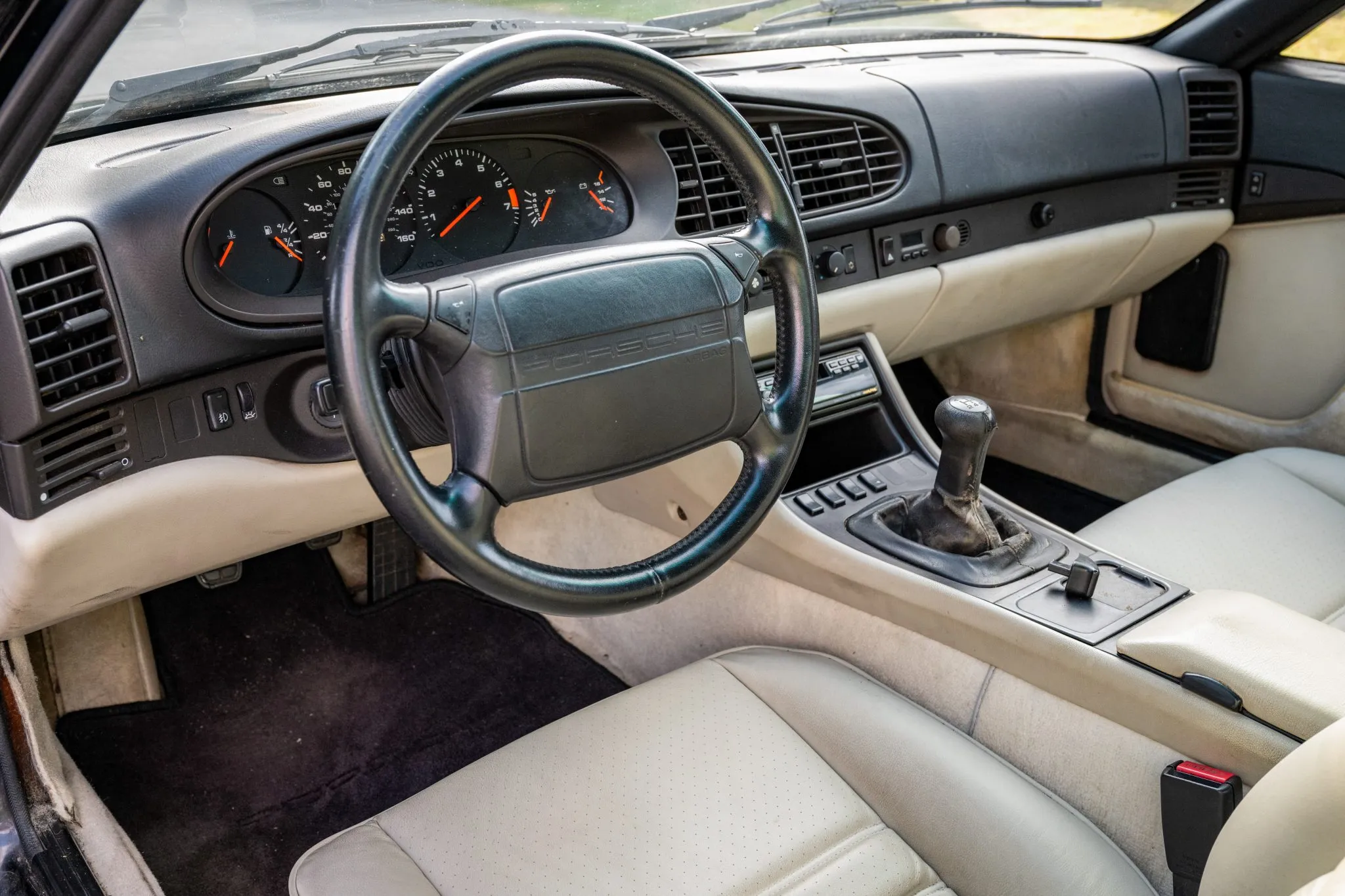 Load larger image of 1989 Porsche 944 S2 - Stuttcars Classified