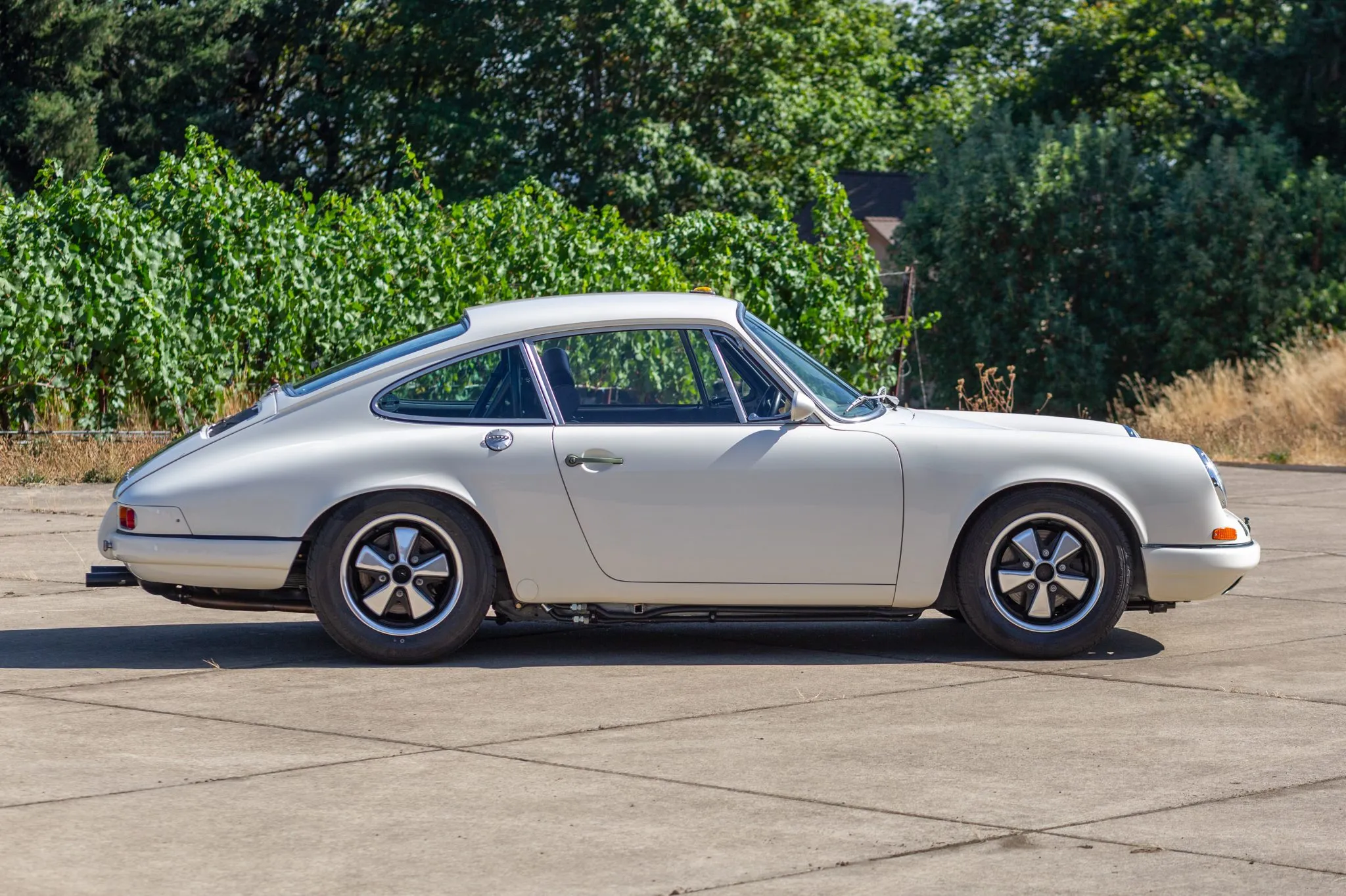 Load larger image of Twin-Plug 2.8L-Powered 1967 Porsche 911S Coupe Emory Outlaw - Stuttcars Classified