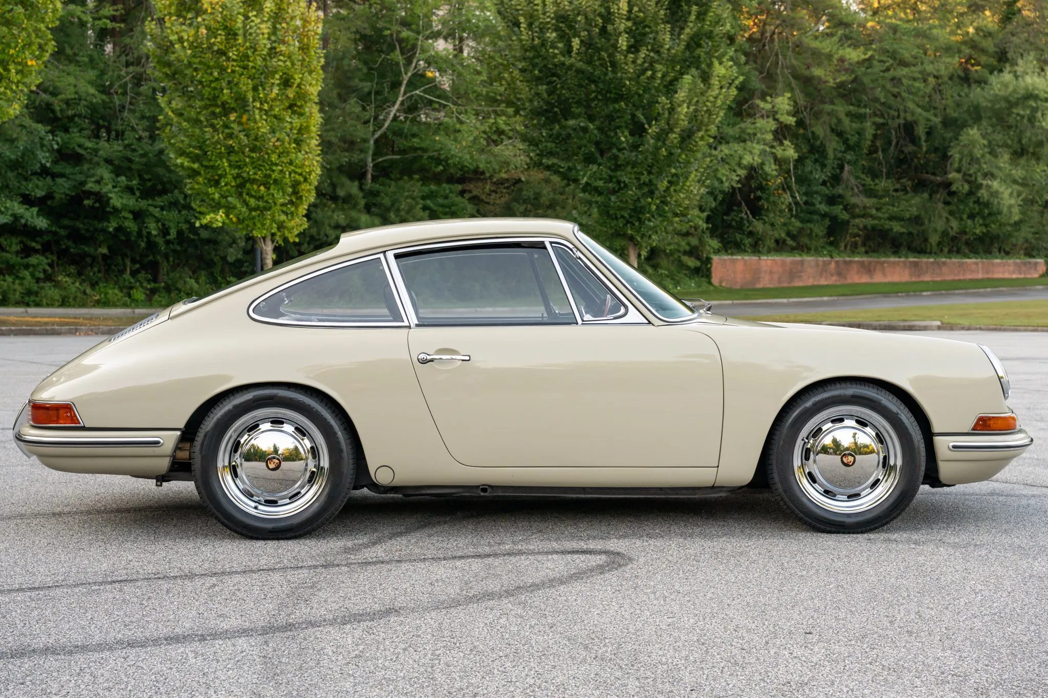 Load larger image of 1967 Porsche 912 Coupe - Stuttcars Classified