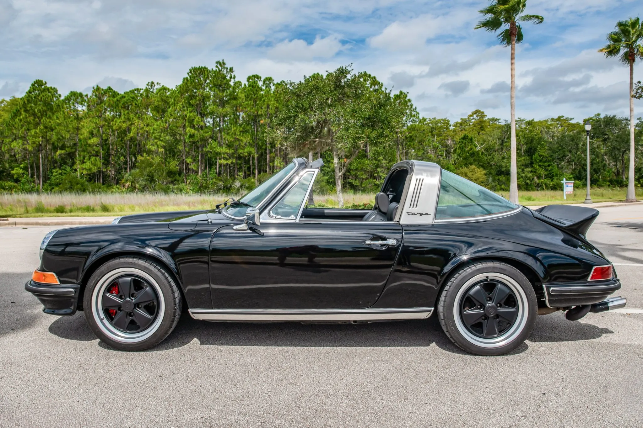 Load larger image of 3.2L-Powered 1972 Porsche 911T Targa - Stuttcars Classified