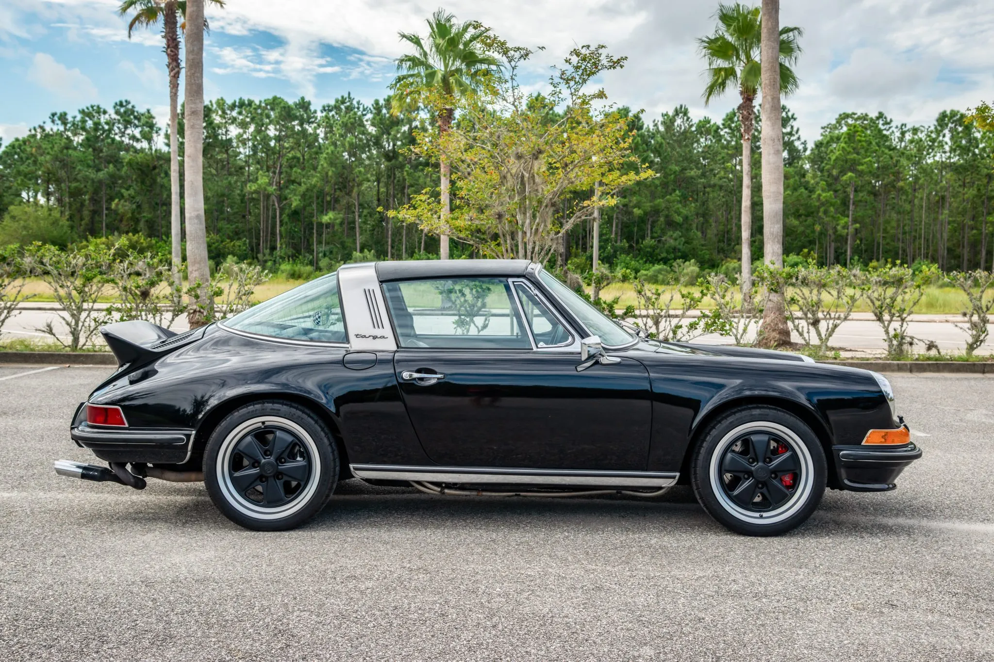 Load larger image of 3.2L-Powered 1972 Porsche 911T Targa - Stuttcars Classified