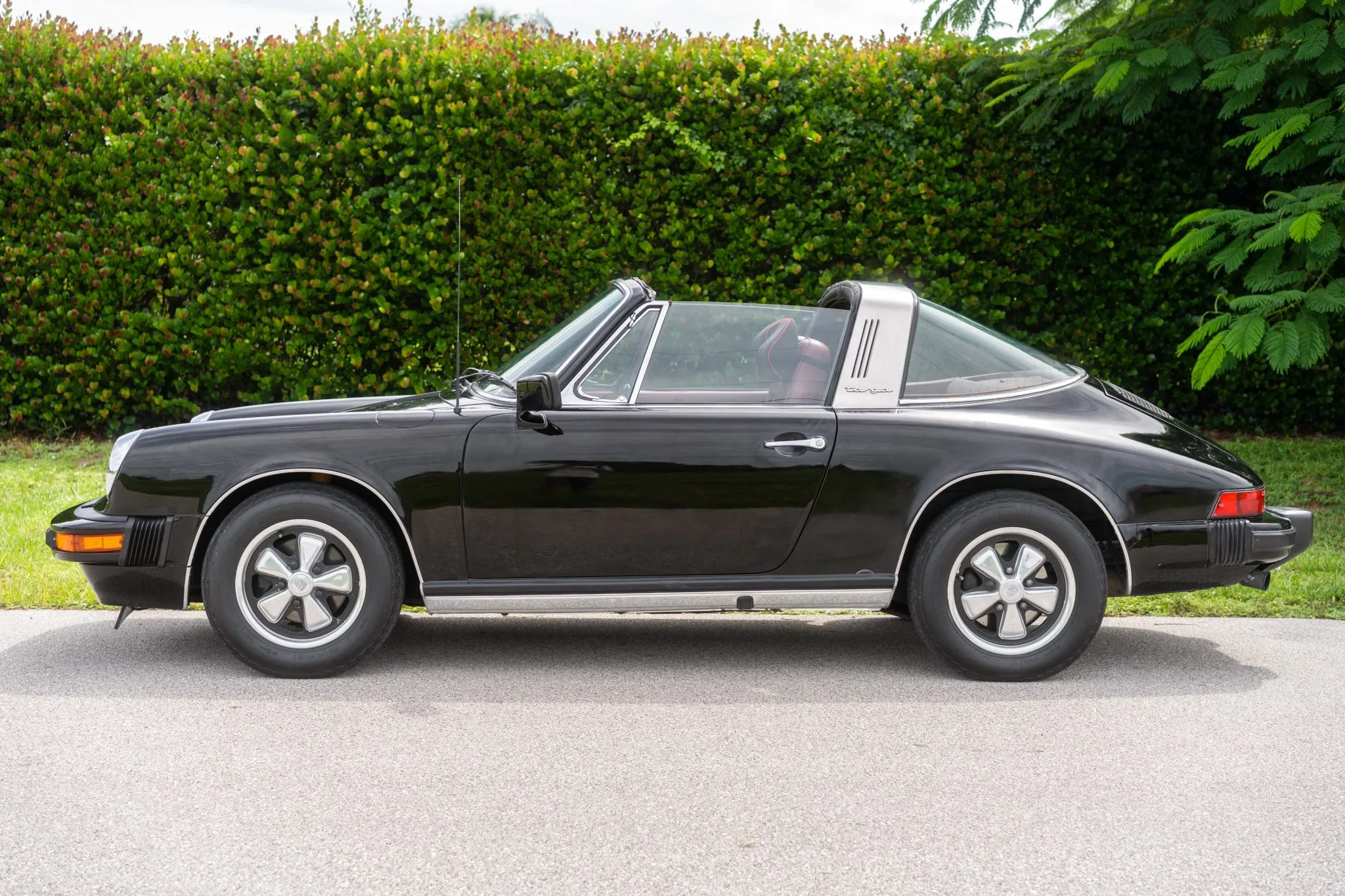 Load larger image of 1976 Porsche 911S Targa - Stuttcars Classified