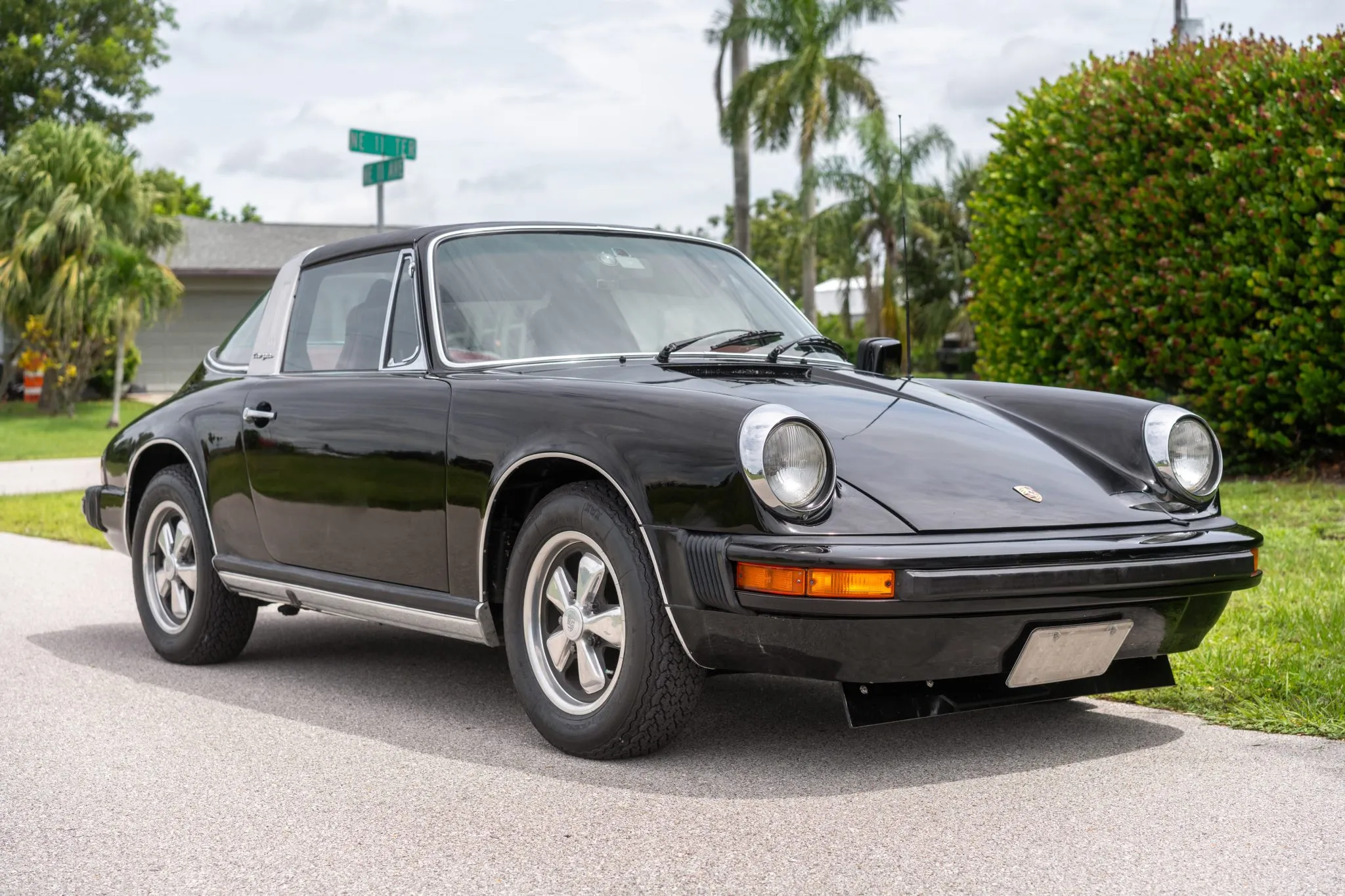 Load larger image of 1976 Porsche 911S Targa - Stuttcars Classified