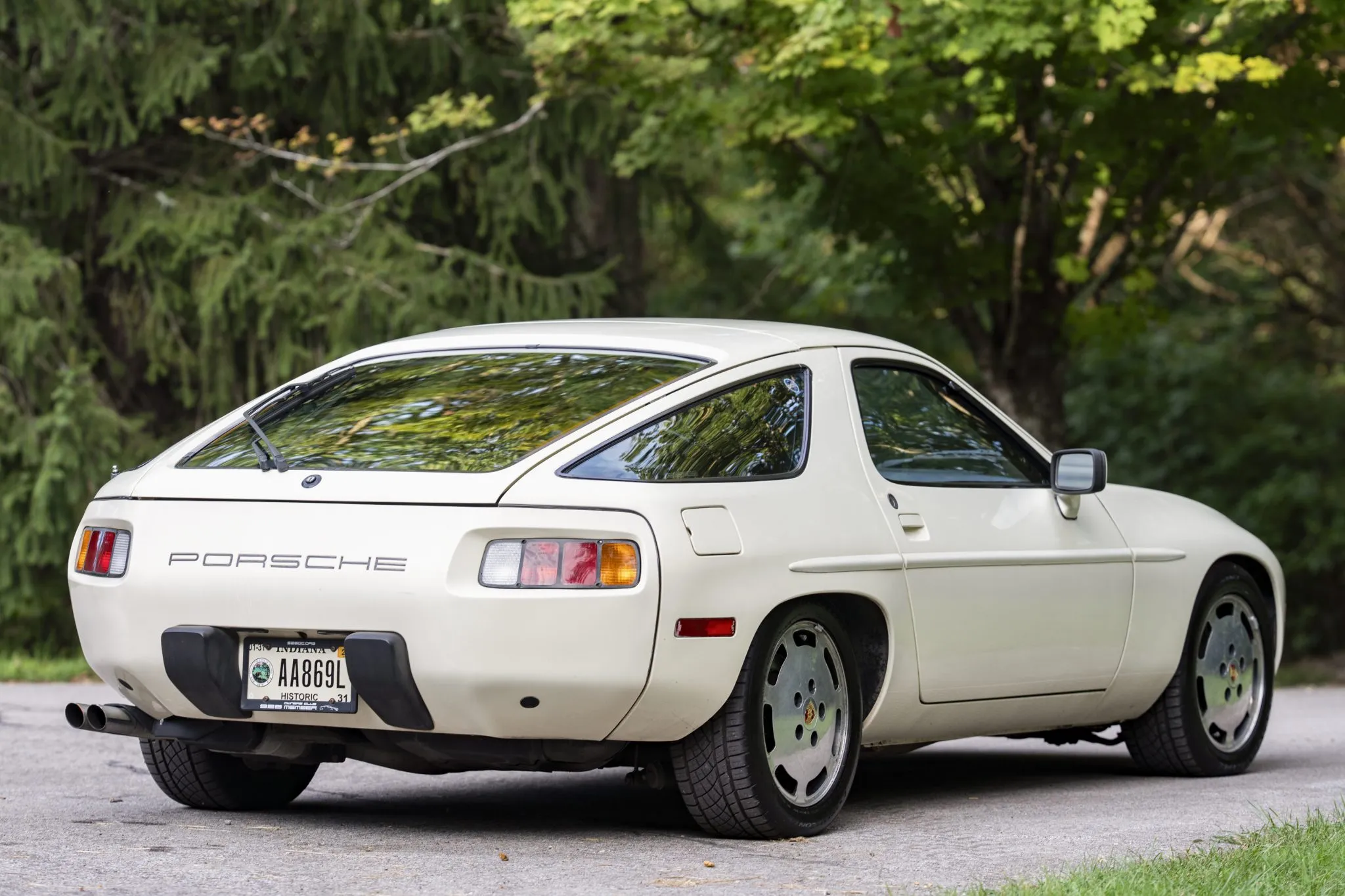 Load larger image of 1981 Porsche 928 - Stuttcars Classified