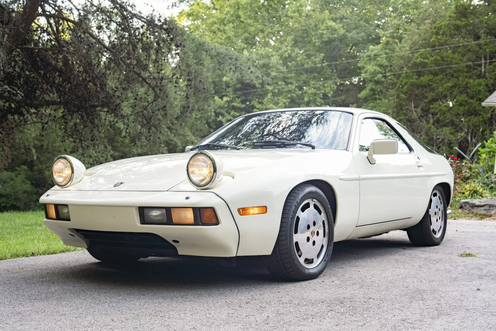 Load larger image of 1981 Porsche 928 - Stuttcars Classified