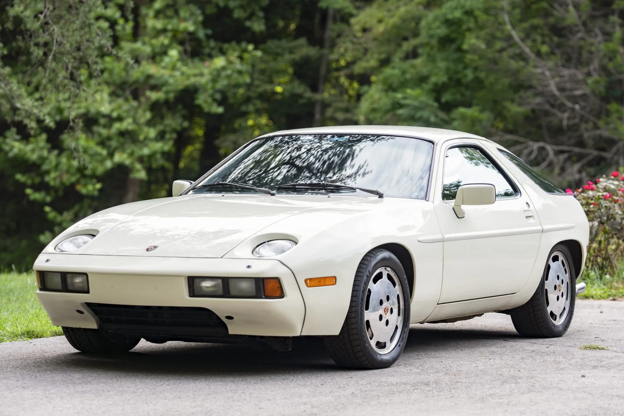 Load larger image of 1981 Porsche 928 - Stuttcars Classified