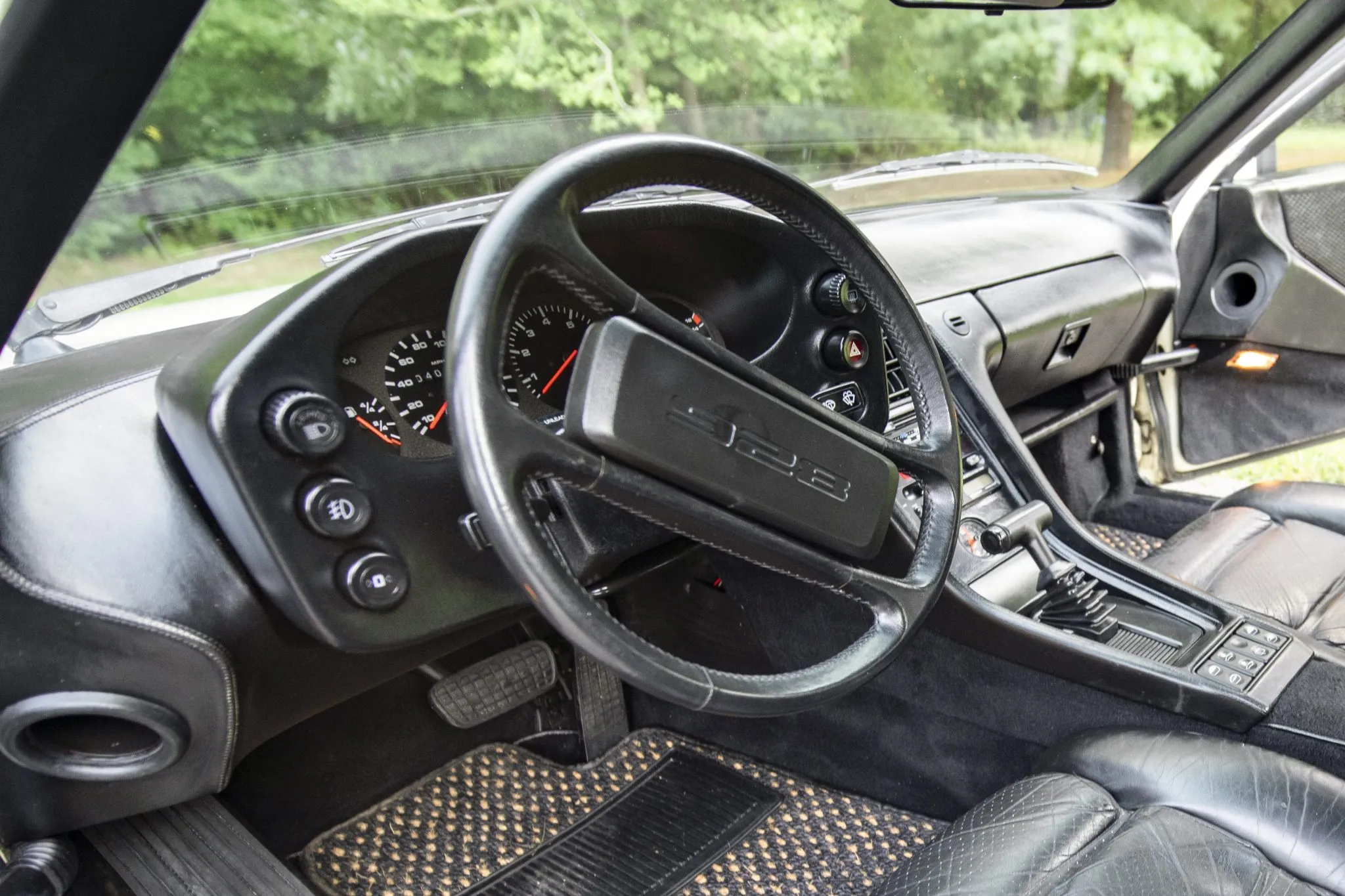Load larger image of 1981 Porsche 928 - Stuttcars Classified
