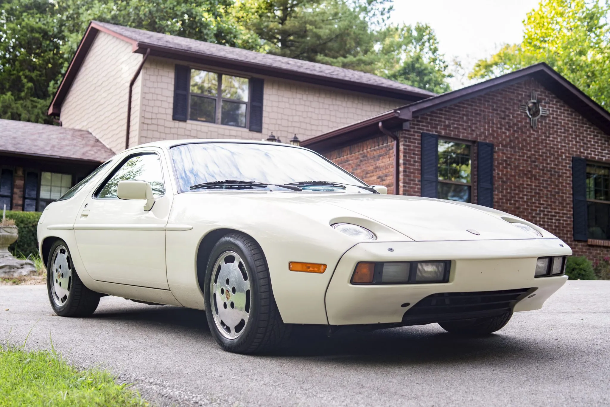 Load larger image of 1981 Porsche 928 - Stuttcars Classified