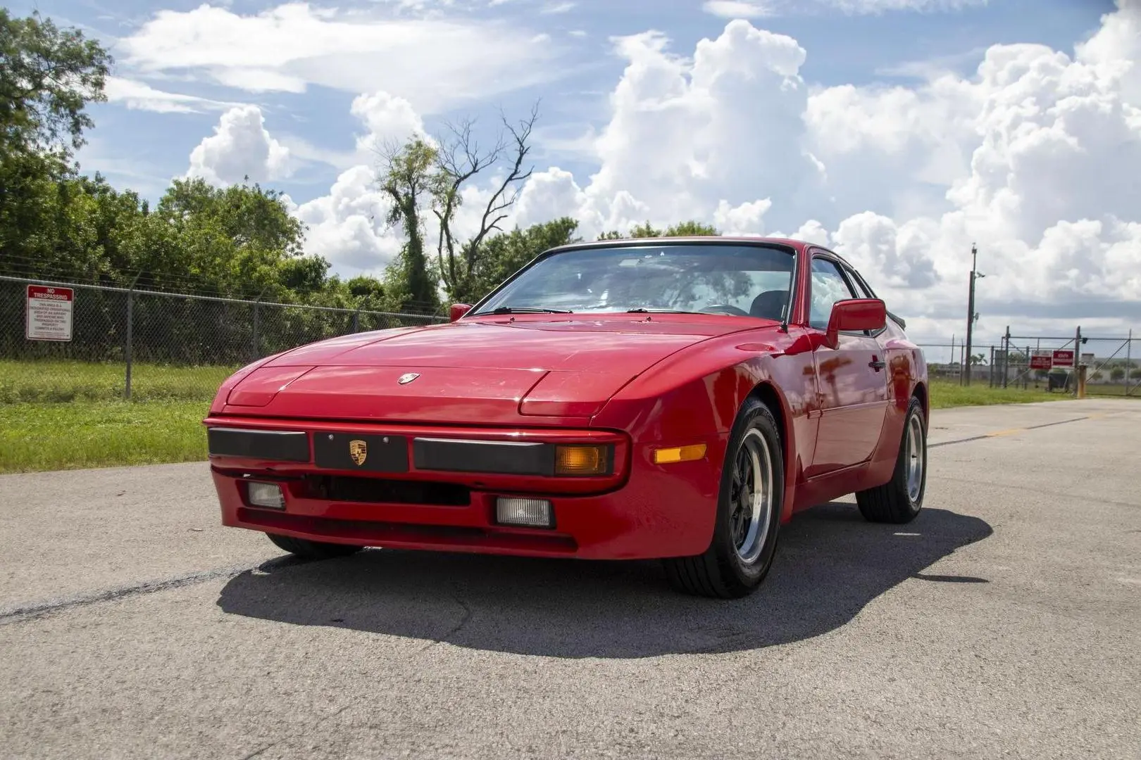 Load larger image of 1984 Porsche 944 - Stuttcars Classified