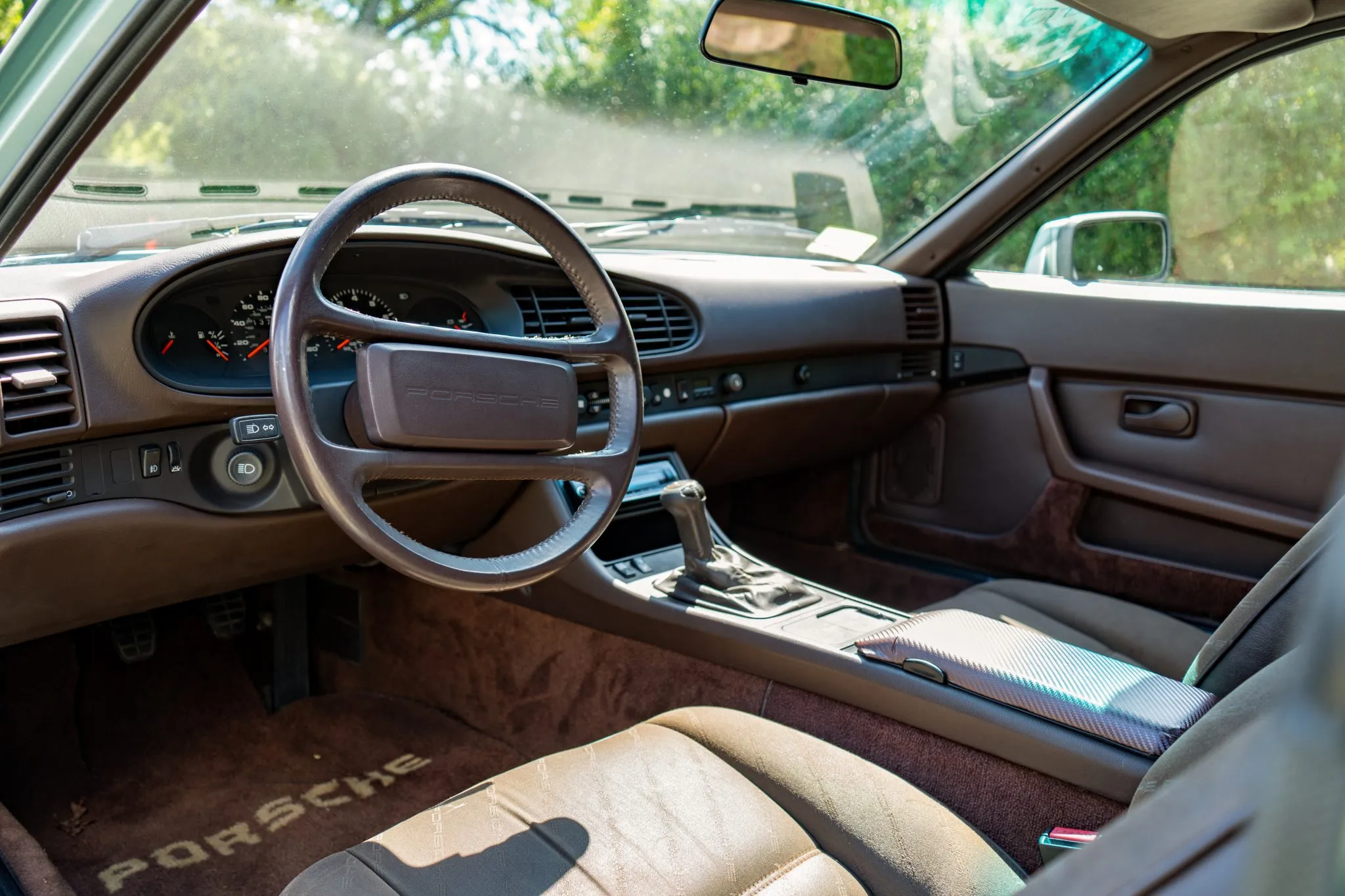 Load larger image of 1985 Porsche 944 - Stuttcars Classified