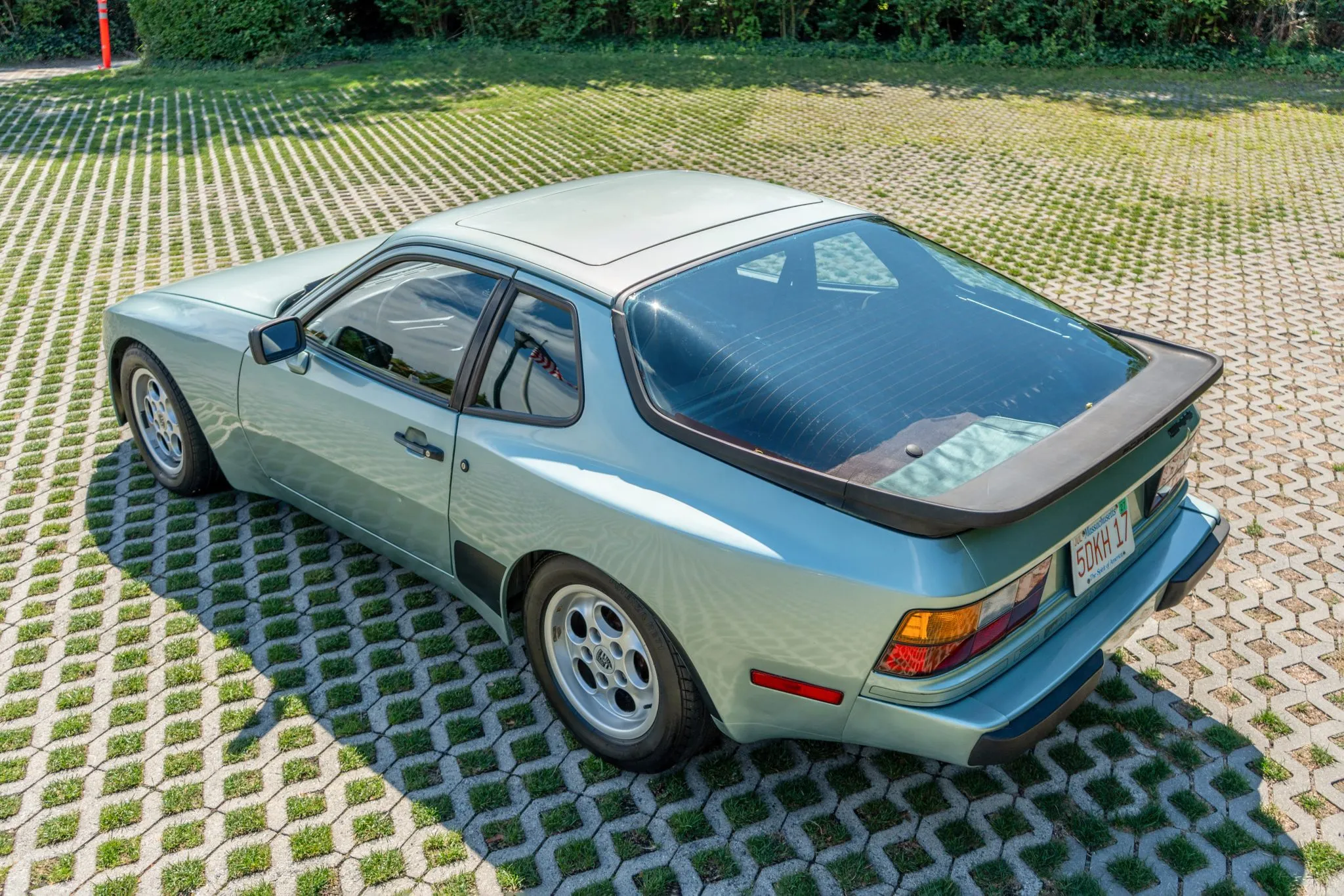 Load larger image of 1985 Porsche 944 - Stuttcars Classified