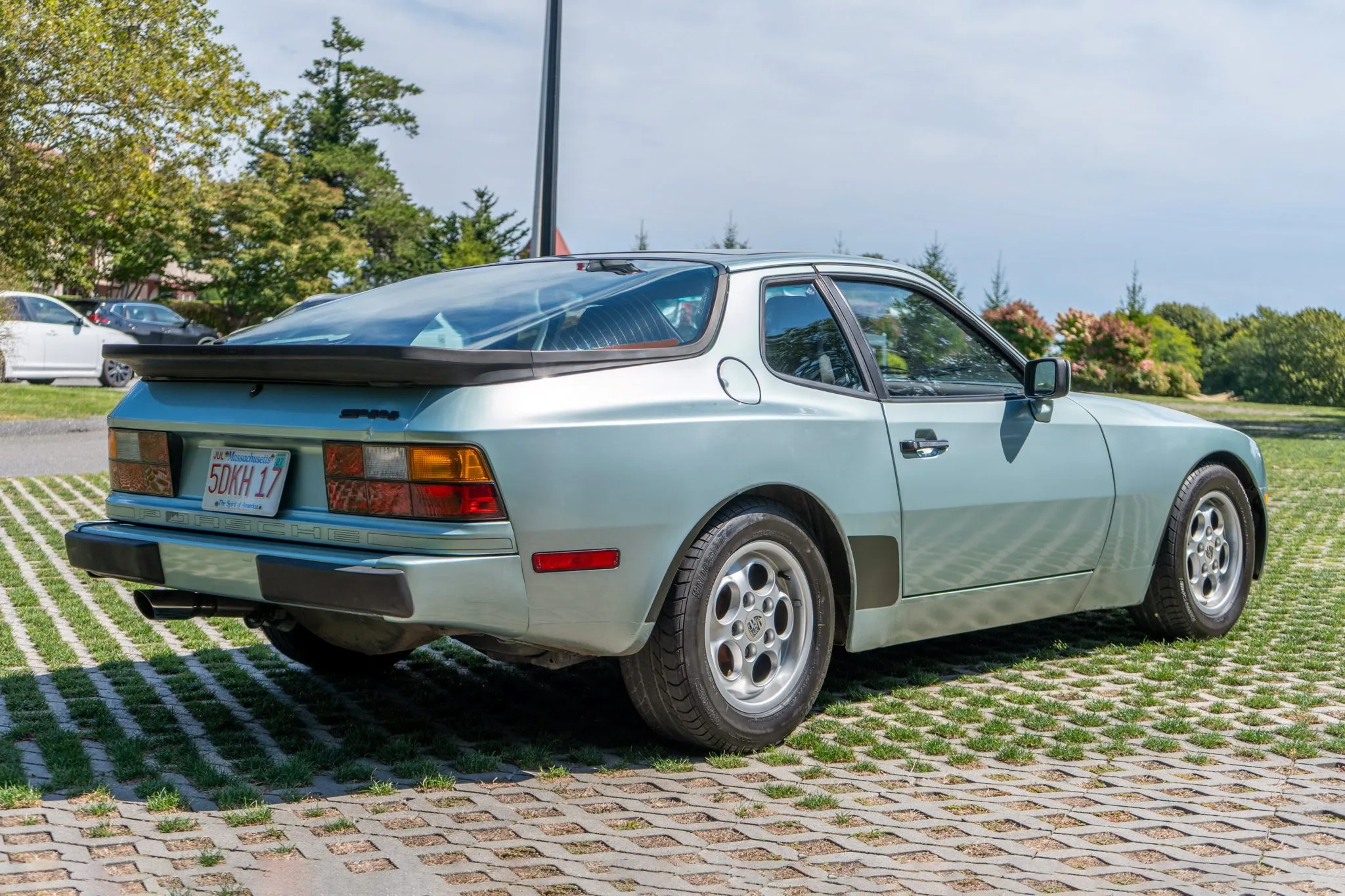 Load larger image of 1985 Porsche 944 - Stuttcars Classified