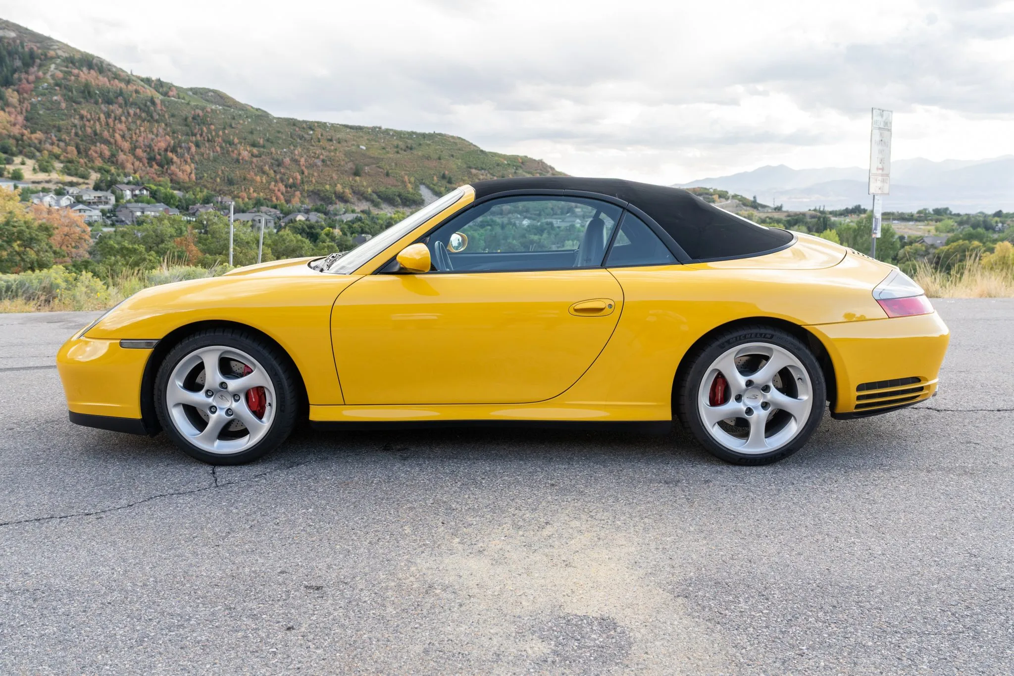 Load larger image of 2004 Porsche 911 Carrera 4S Cabriolet - Stuttcars Classified