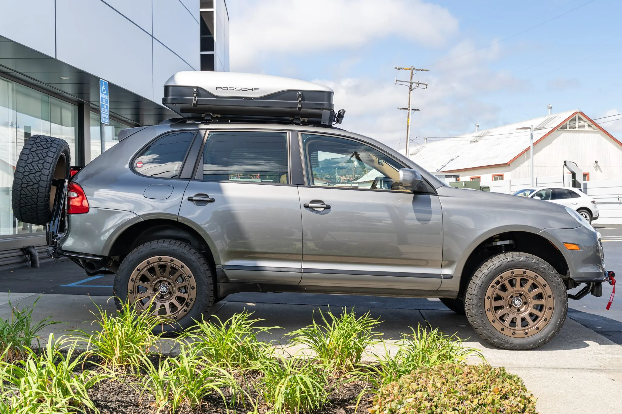 Load larger image of 2010 Porsche Cayenne S - Stuttcars Classified