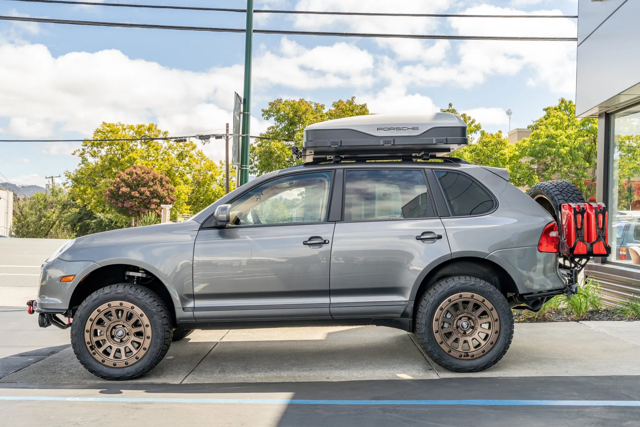 Load larger image of 2010 Porsche Cayenne S - Stuttcars Classified