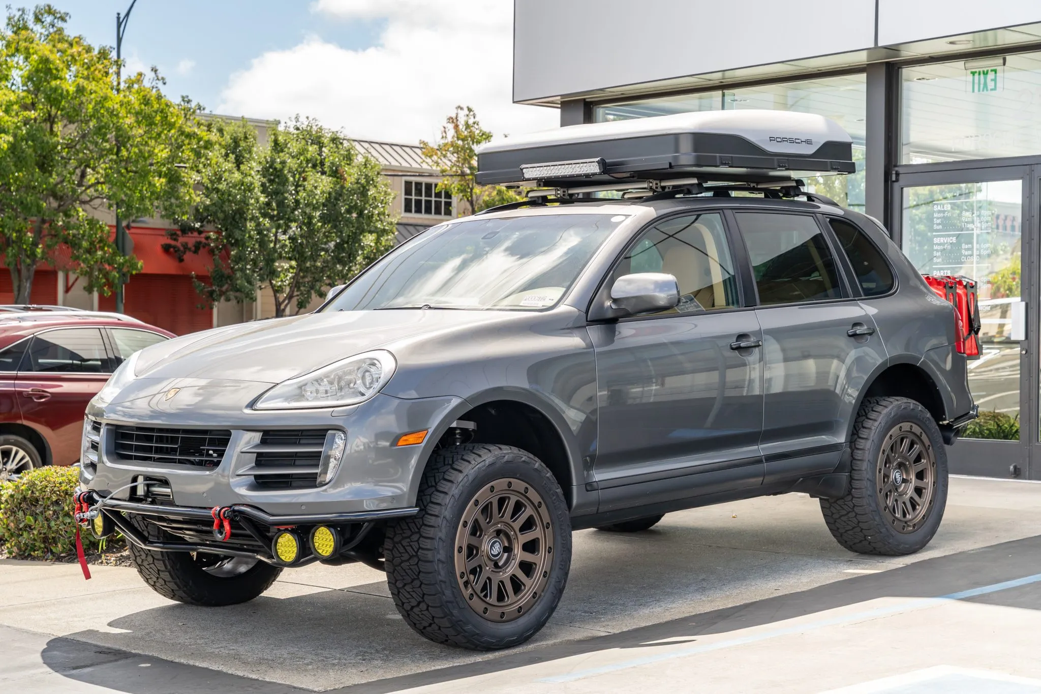Load larger image of 2010 Porsche Cayenne S - Stuttcars Classified