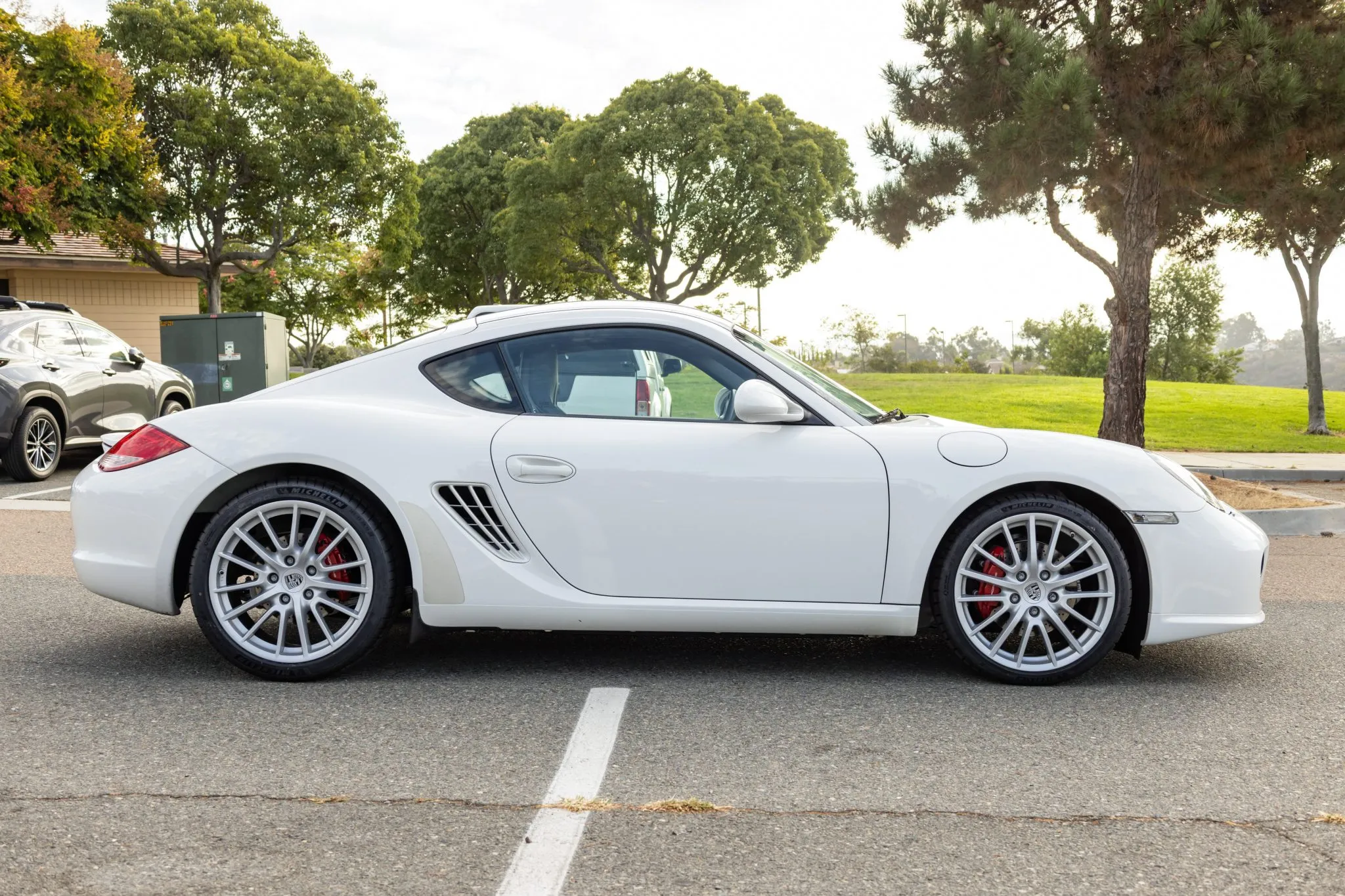 Load larger image of 2010 Porsche Cayman S - Stuttcars Classified