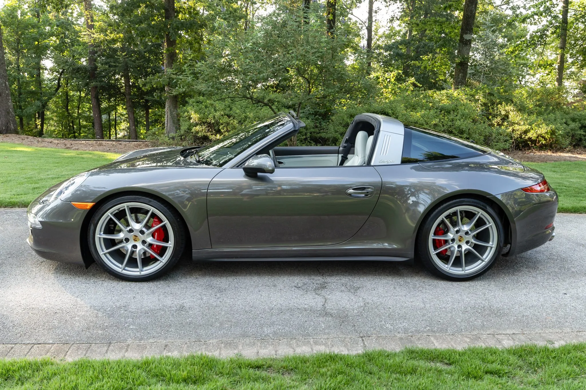 Load larger image of 2014 Porsche 911 Targa 4S - Stuttcars Classified