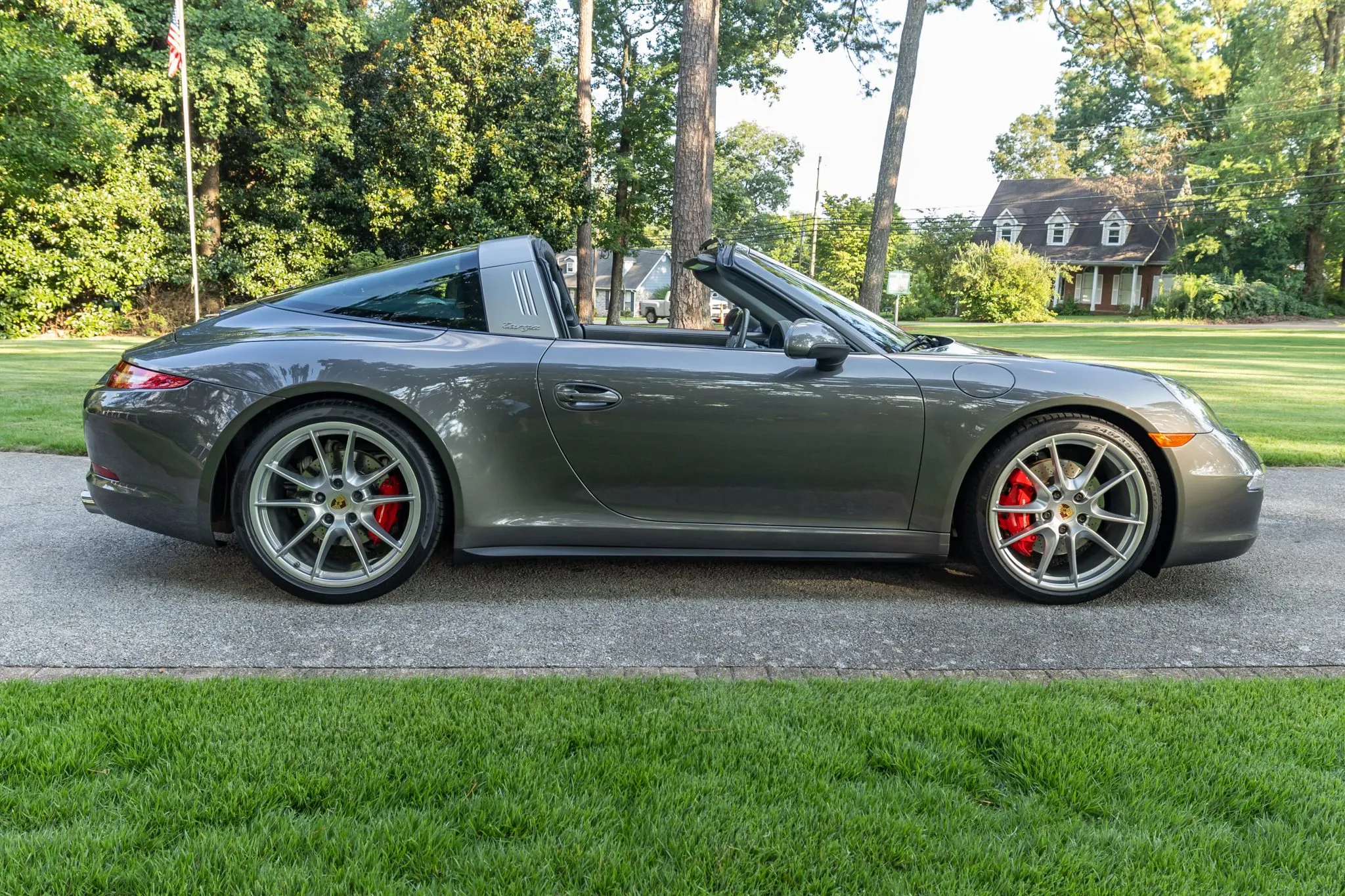 Load larger image of 2014 Porsche 911 Targa 4S - Stuttcars Classified