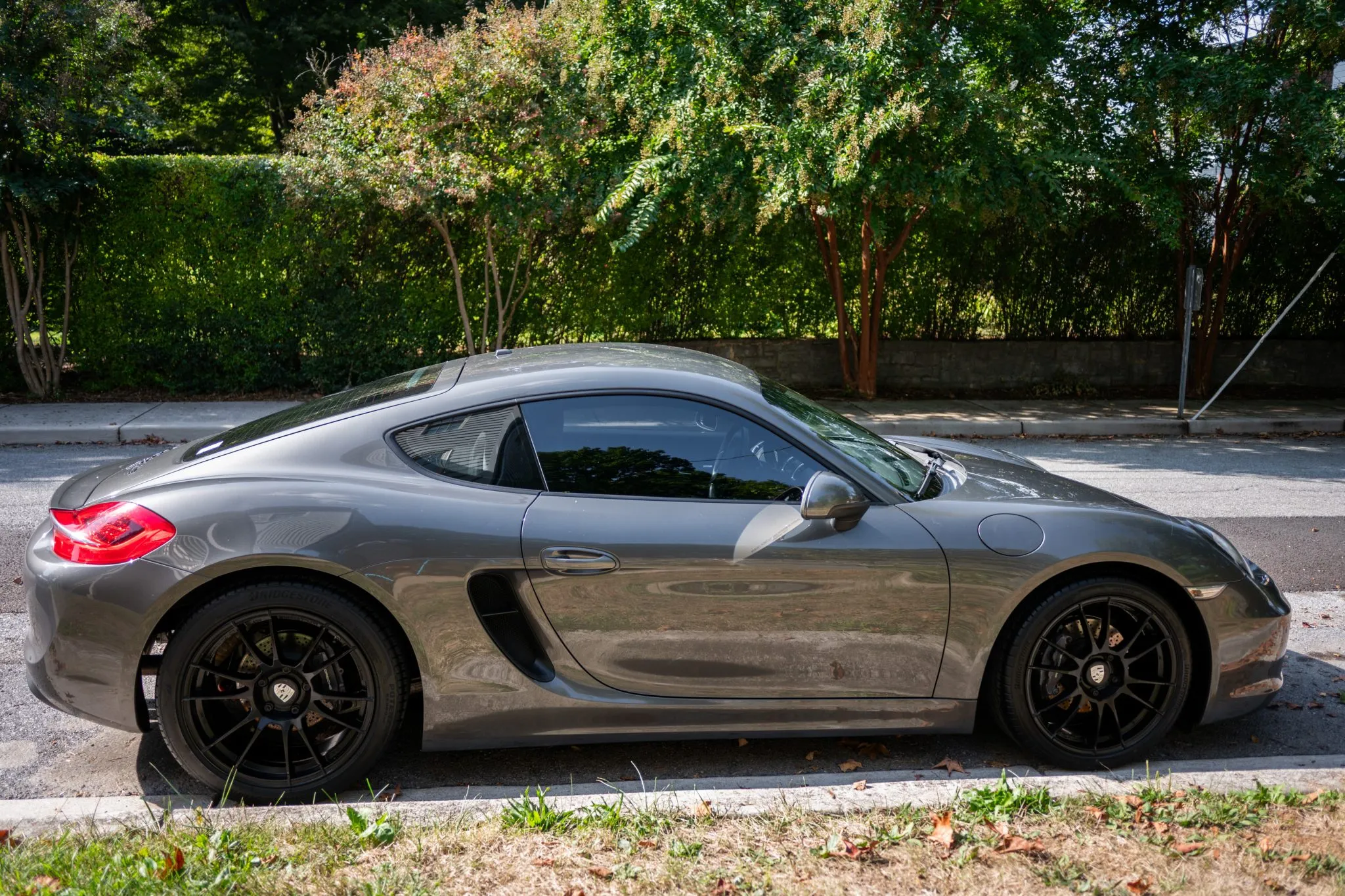 Load larger image of 2014 Porsche Cayman - Stuttcars Classified