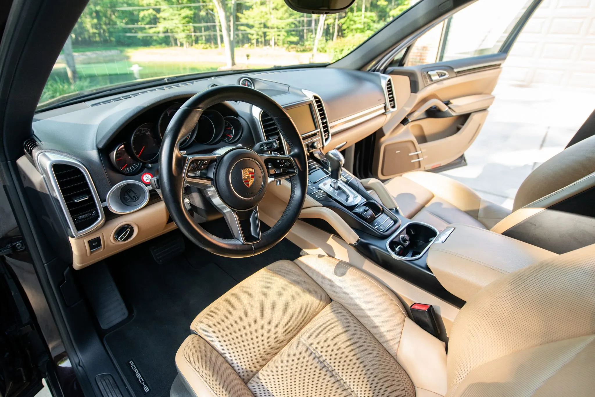 Load larger image of 2016 Porsche Cayenne Diesel - Stuttcars Classified
