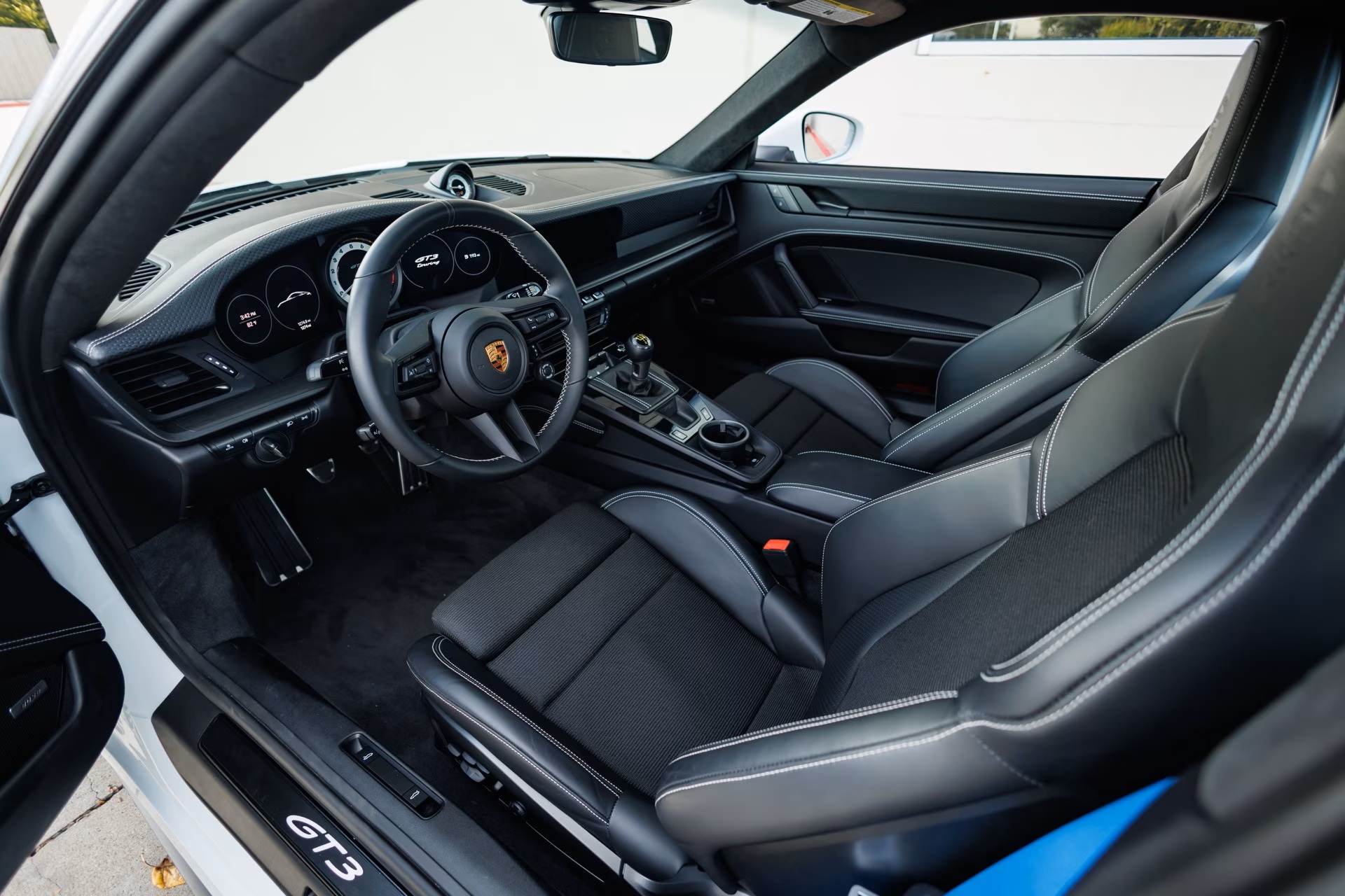 Load larger image of 2022 Porsche 911 GT3 Touring 6 - Stuttcars Classified