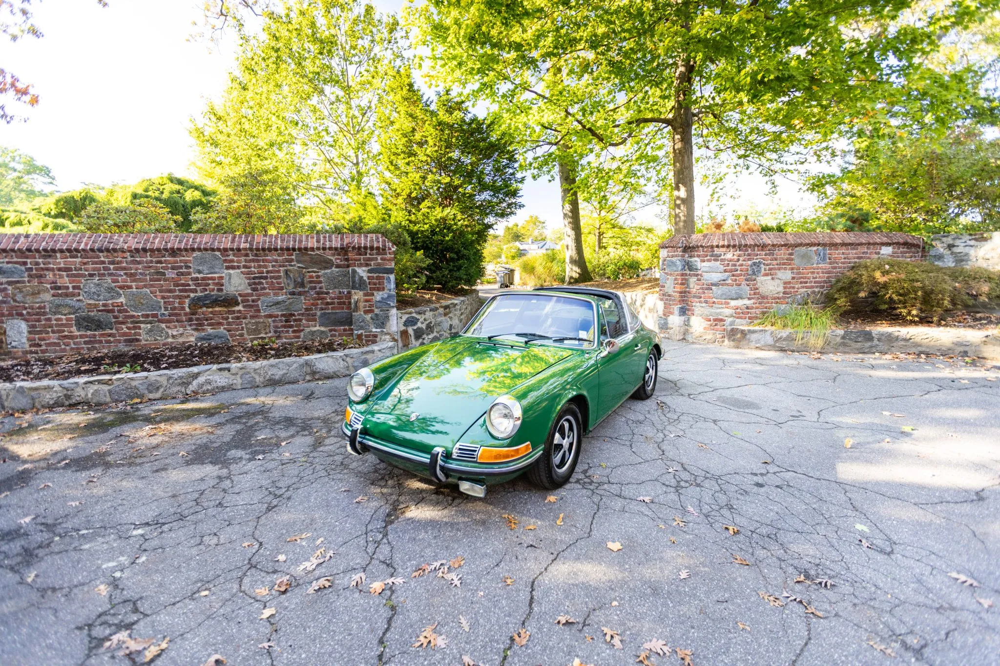 Load larger image of 1971 Porsche 911T Targa - Stuttcars Classified